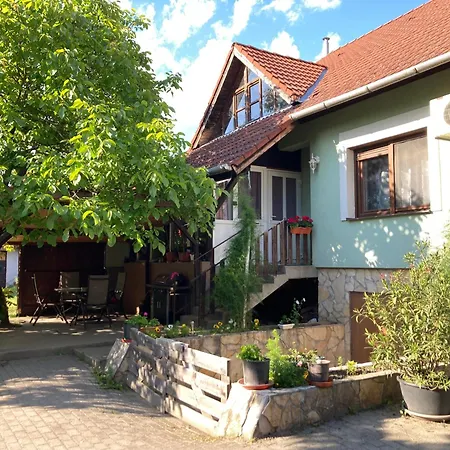 Magdalena Vendeghaz Apartment Aba