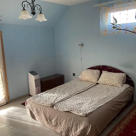 Magdalena Vendeghaz Apartment *